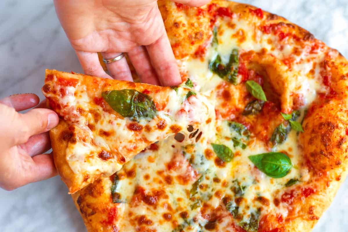 Easy Margherita Pizza